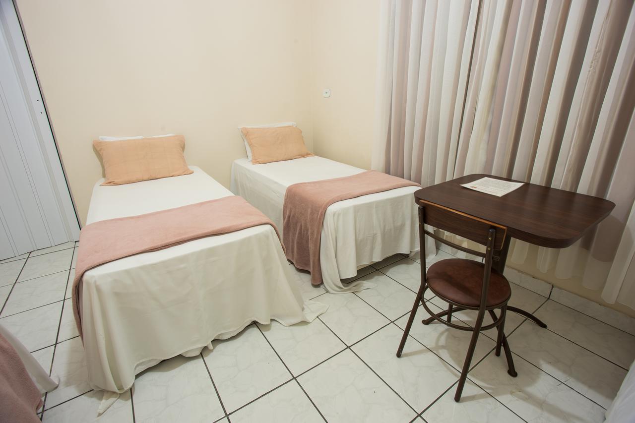 Hotel Calixtro Registro Esterno foto