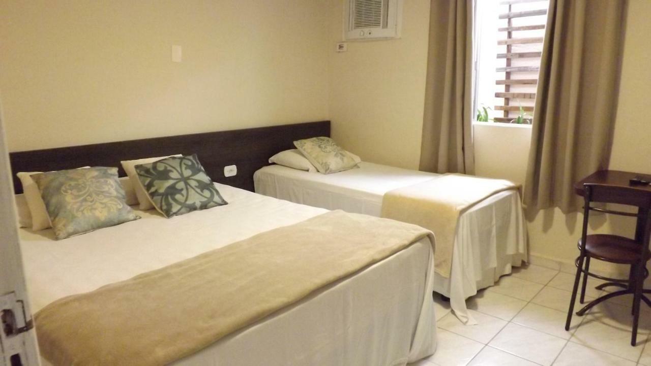Hotel Calixtro Registro Esterno foto