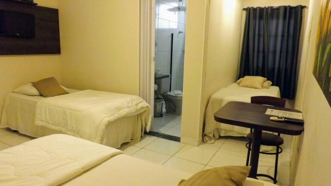 Hotel Calixtro Registro Esterno foto